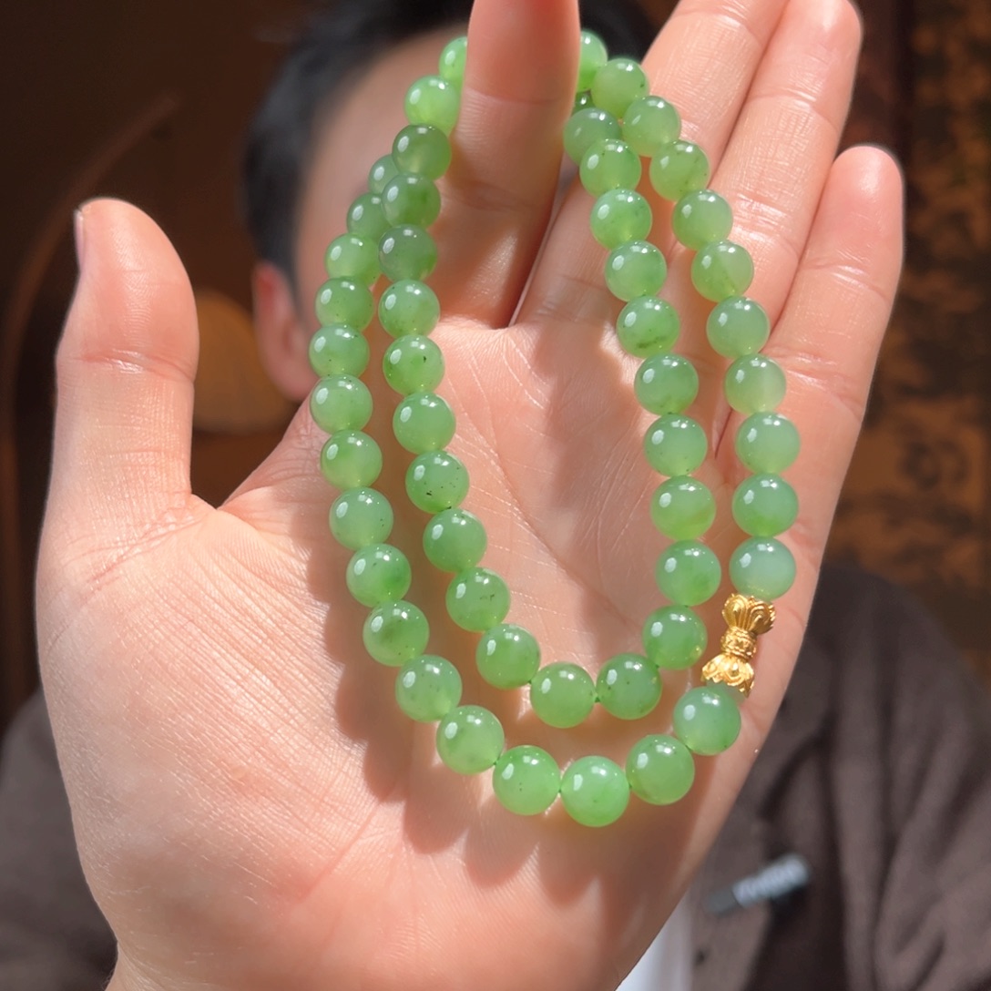 颈饰银S925镶嵌和田玉乌兰海苹果绿8mm微微矿2000