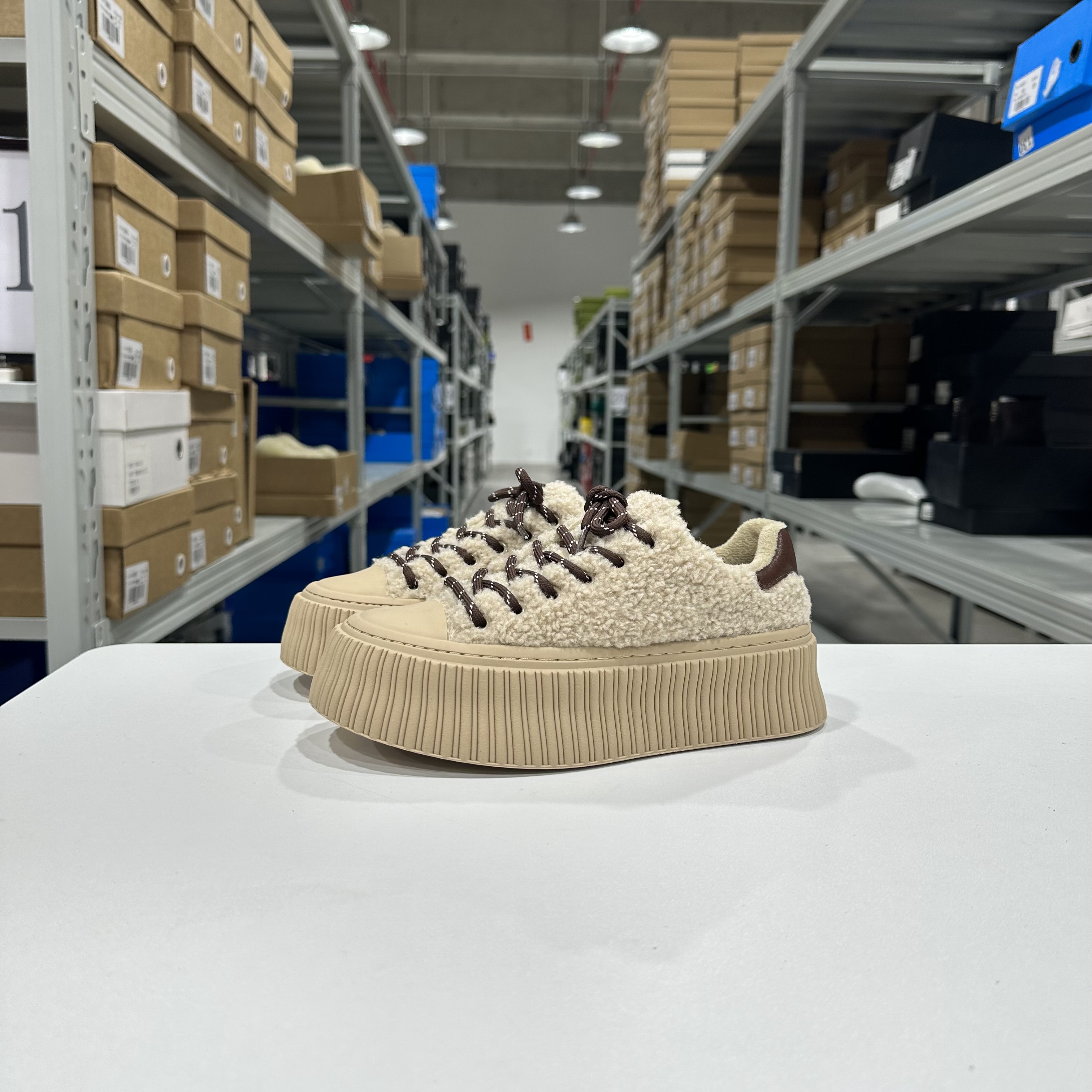 编号189-236 孤品高货女鞋 下单请选码数 偶有瑕疵介意勿拍