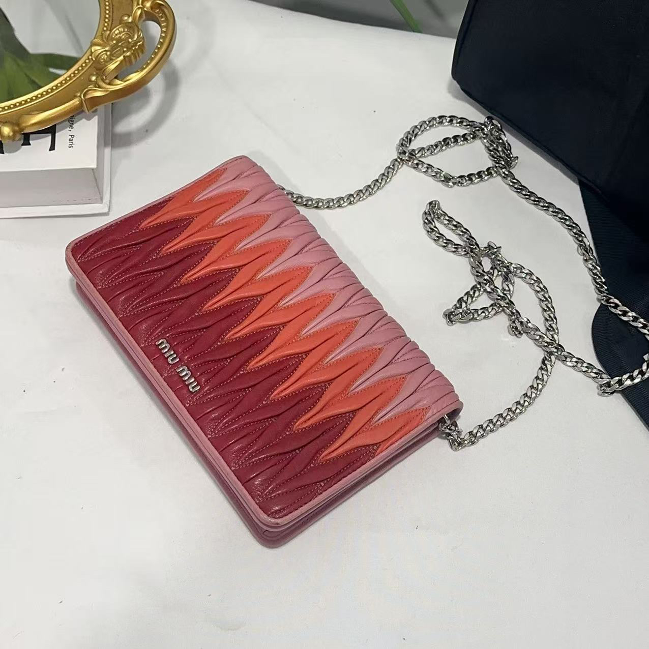 95新 MIU MIU/缪缪 缪缪拼色斜挎包/95新/聪聪