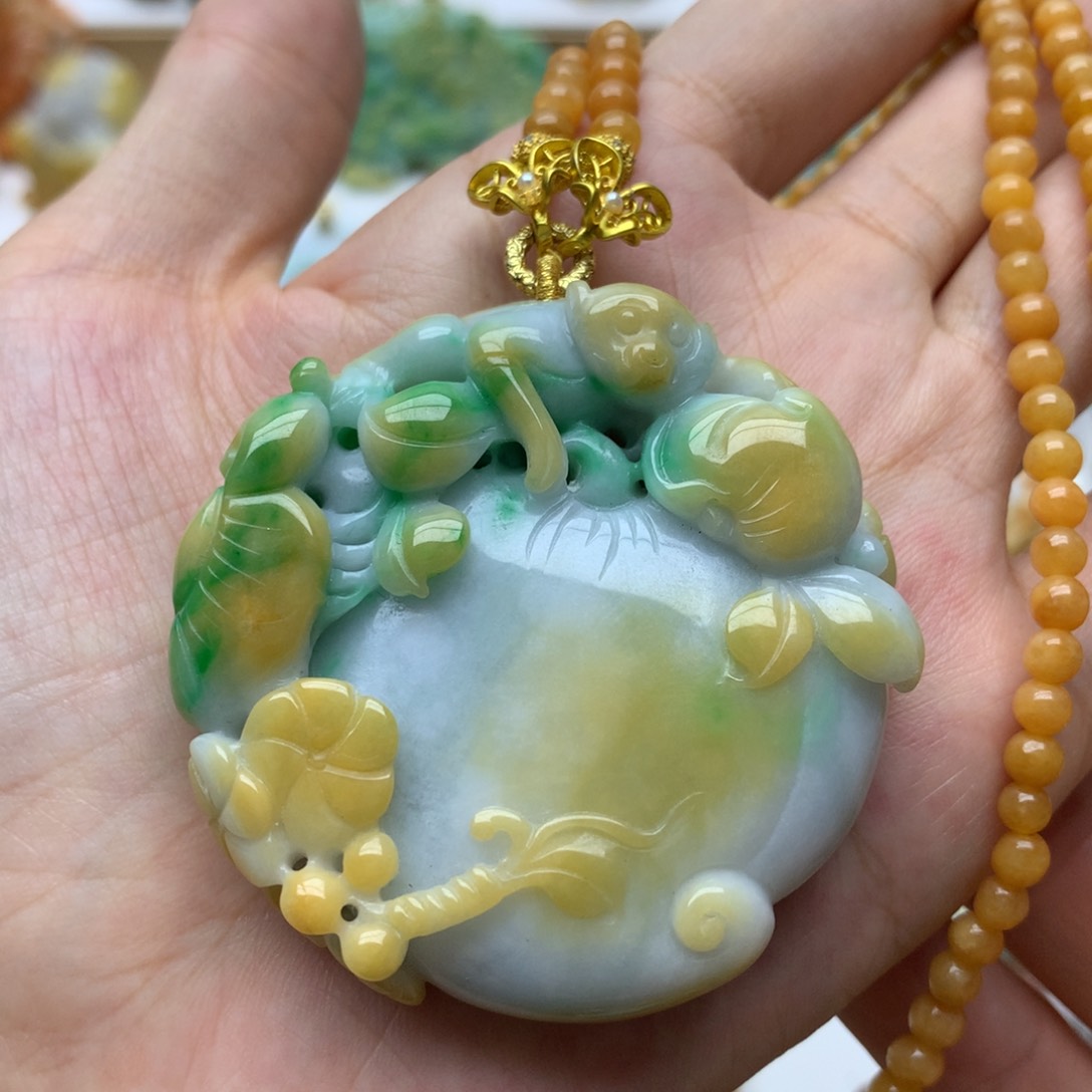 翡翠未镶嵌颈饰翡翠