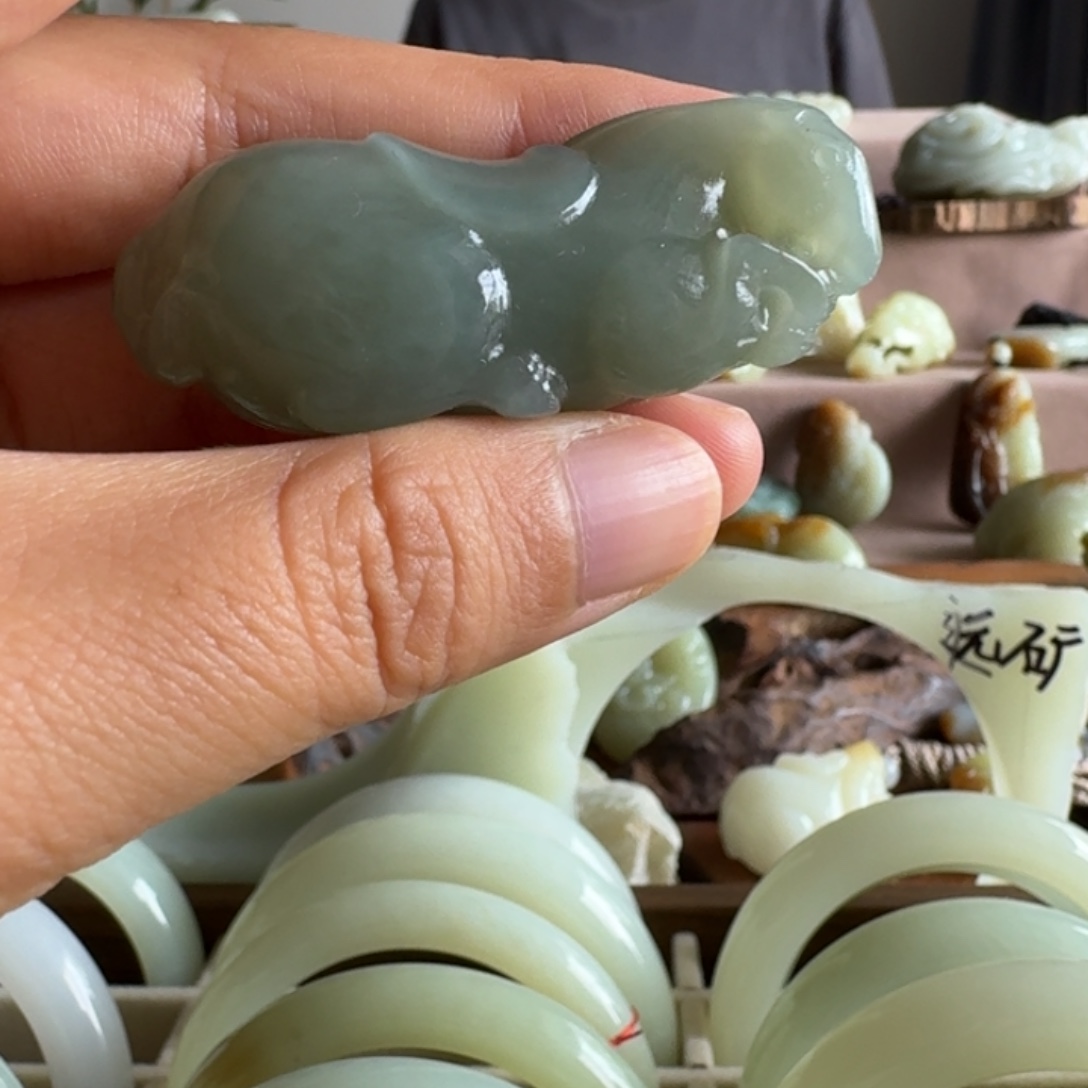 颈饰未镶嵌和田玉（糖玉）
