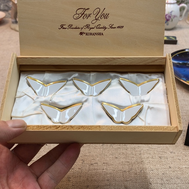 千***芊金瓷阁家的美丽瓷器