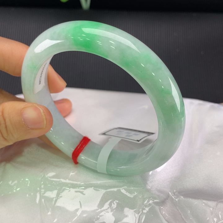 翡翠未镶嵌手镯正圈59