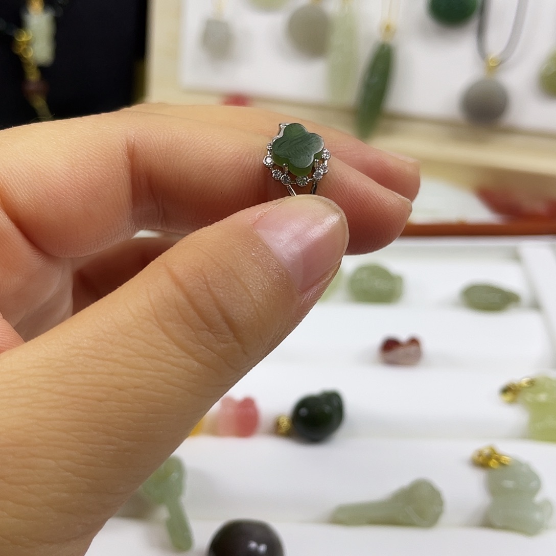 和田玉（碧玉）未镶嵌戒指