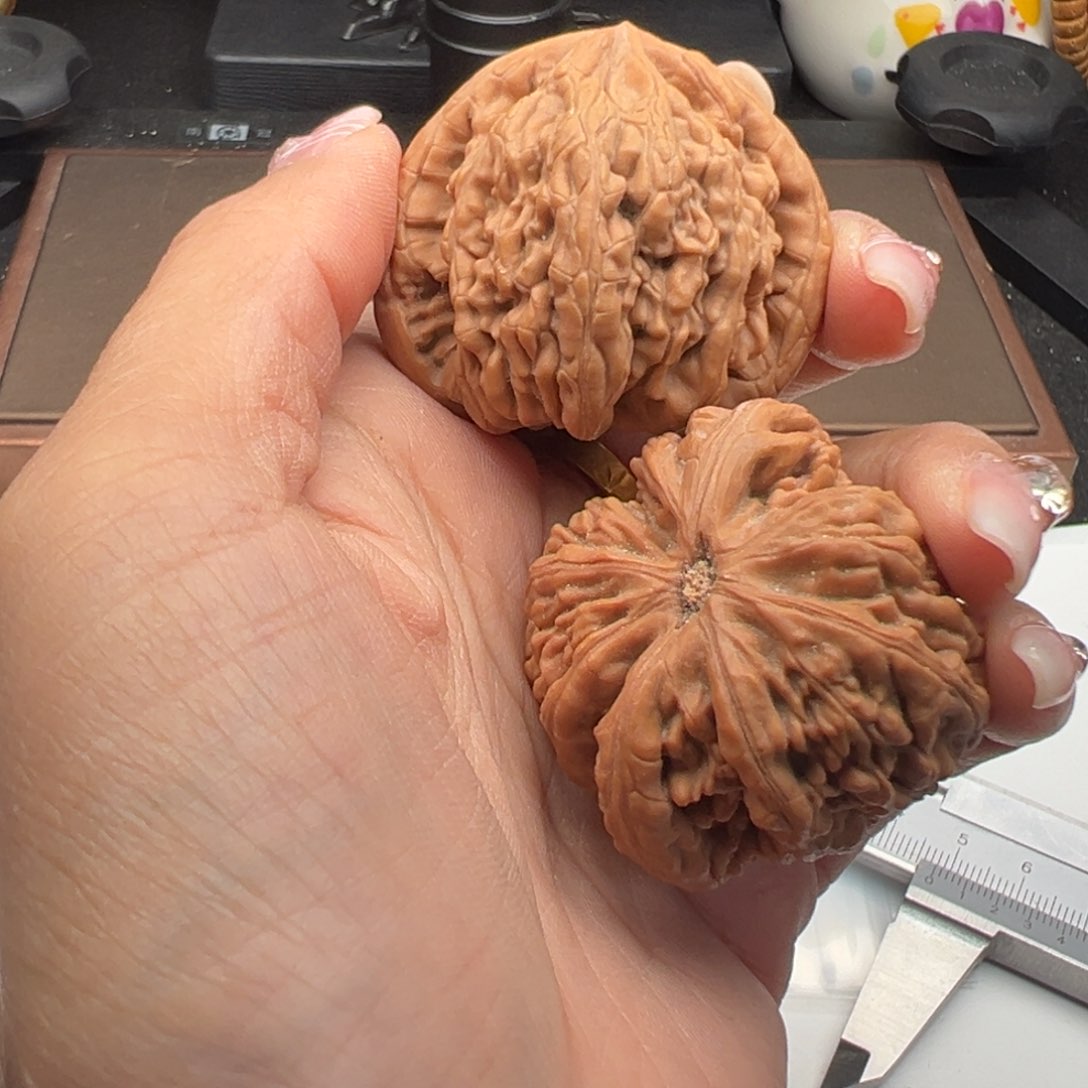 文玩核桃把件虎头王45