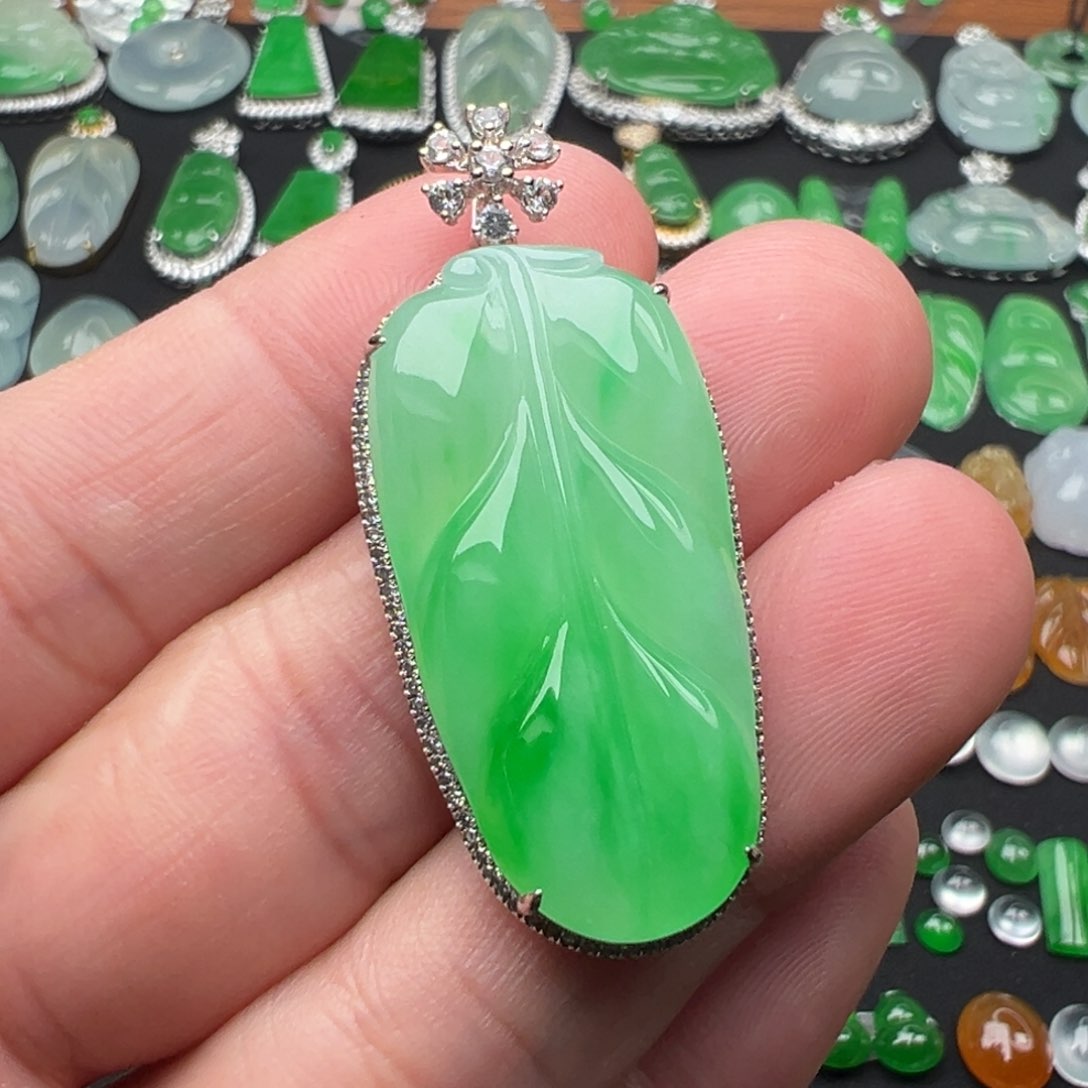 翡翠颈饰18K金镶嵌叶子33.5