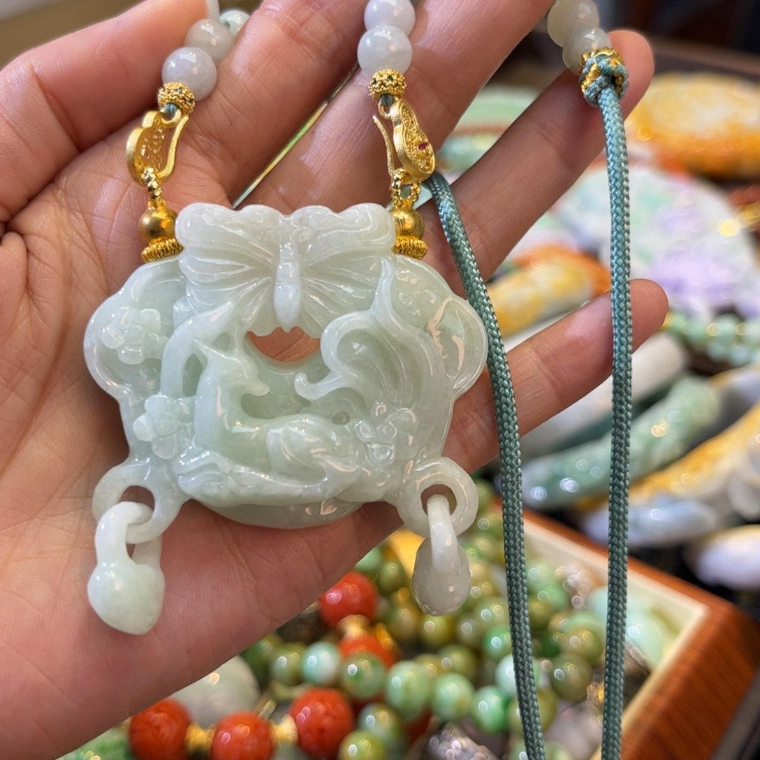 翡翠颈饰未镶嵌待编款