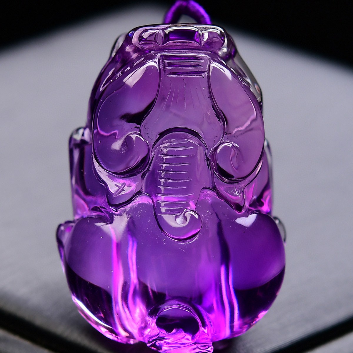 天然巴西紫水晶貔貅吊坠，晶体通透，尺寸40*26*18mm，加珠链43克