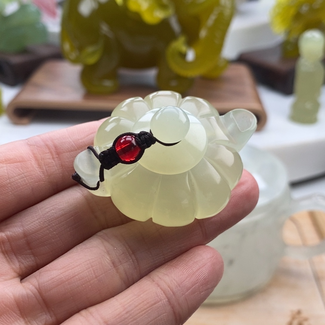 岫玉未镶嵌四大名玉手把壶