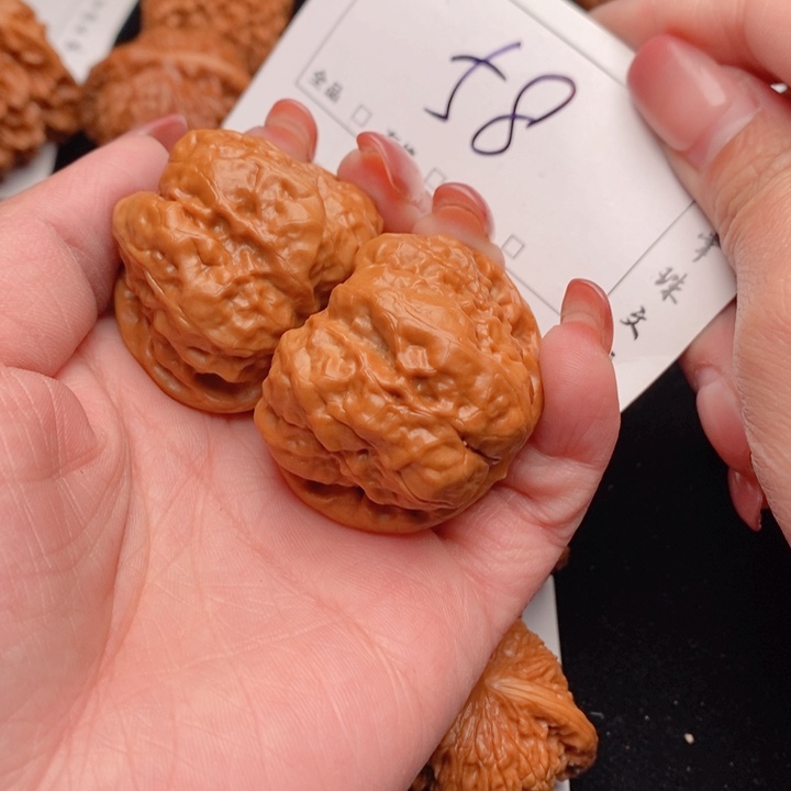 文玩核桃吊坠40蛤蟆58