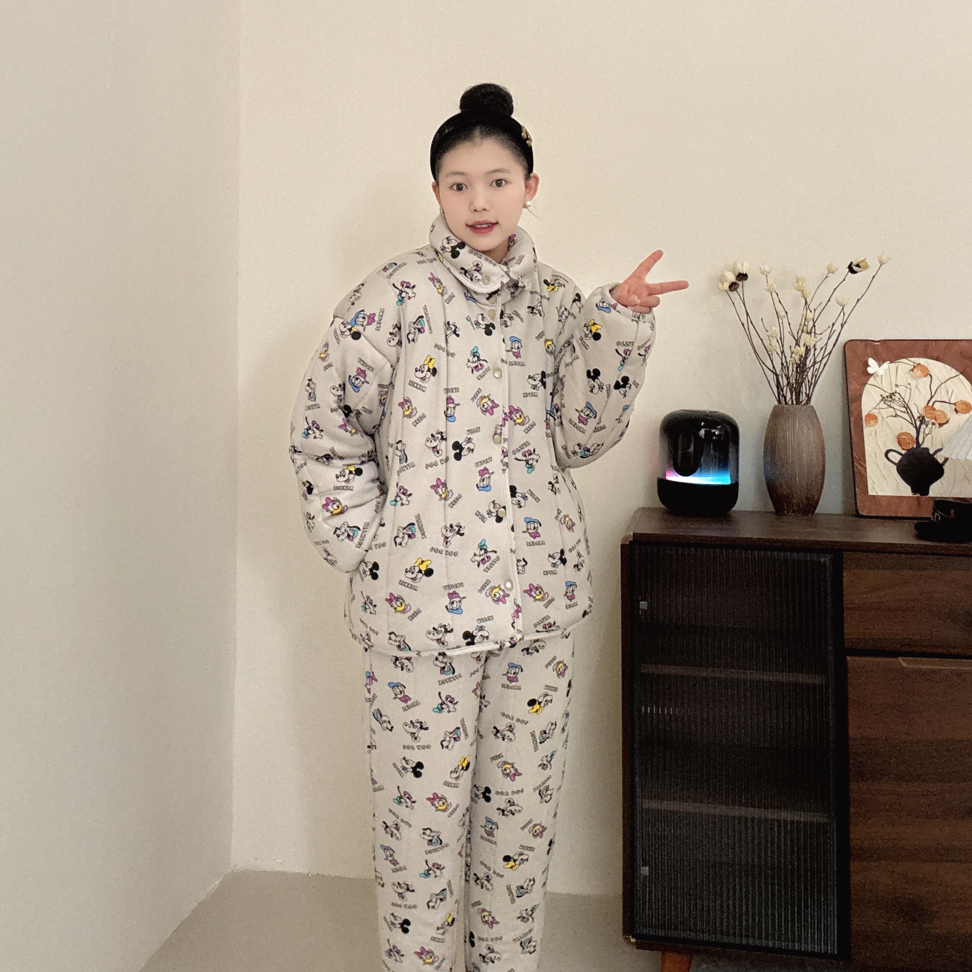 三七新疆棉花【杏色米奇】立领套装宽松两件套家居服厚棉衣棉服女
