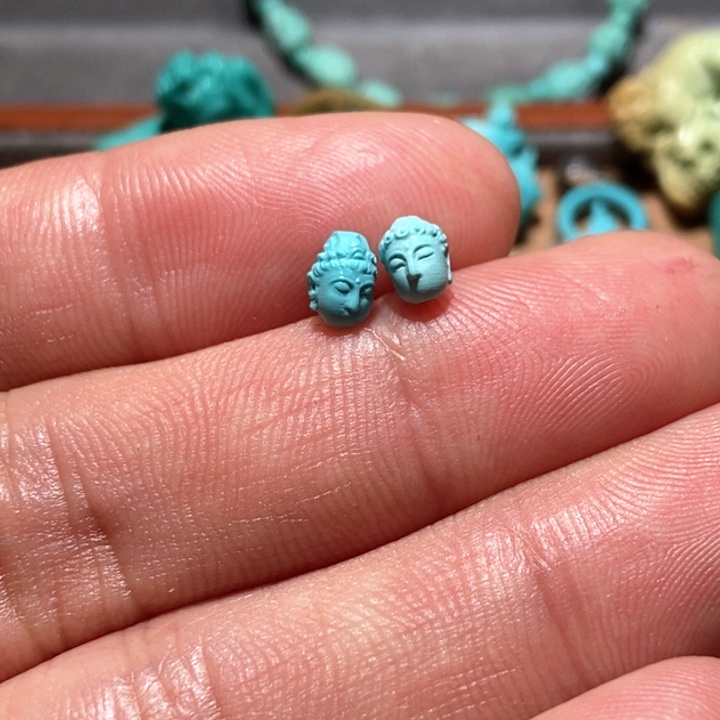 绿松石颈饰未镶嵌