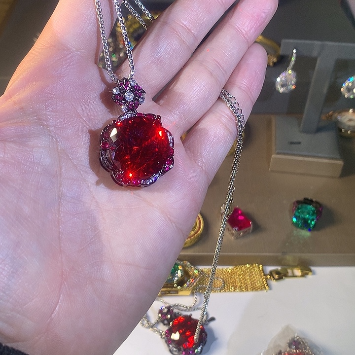 非金属65吊坠。        