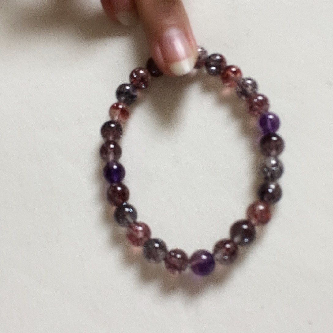 水晶手串未镶嵌简单