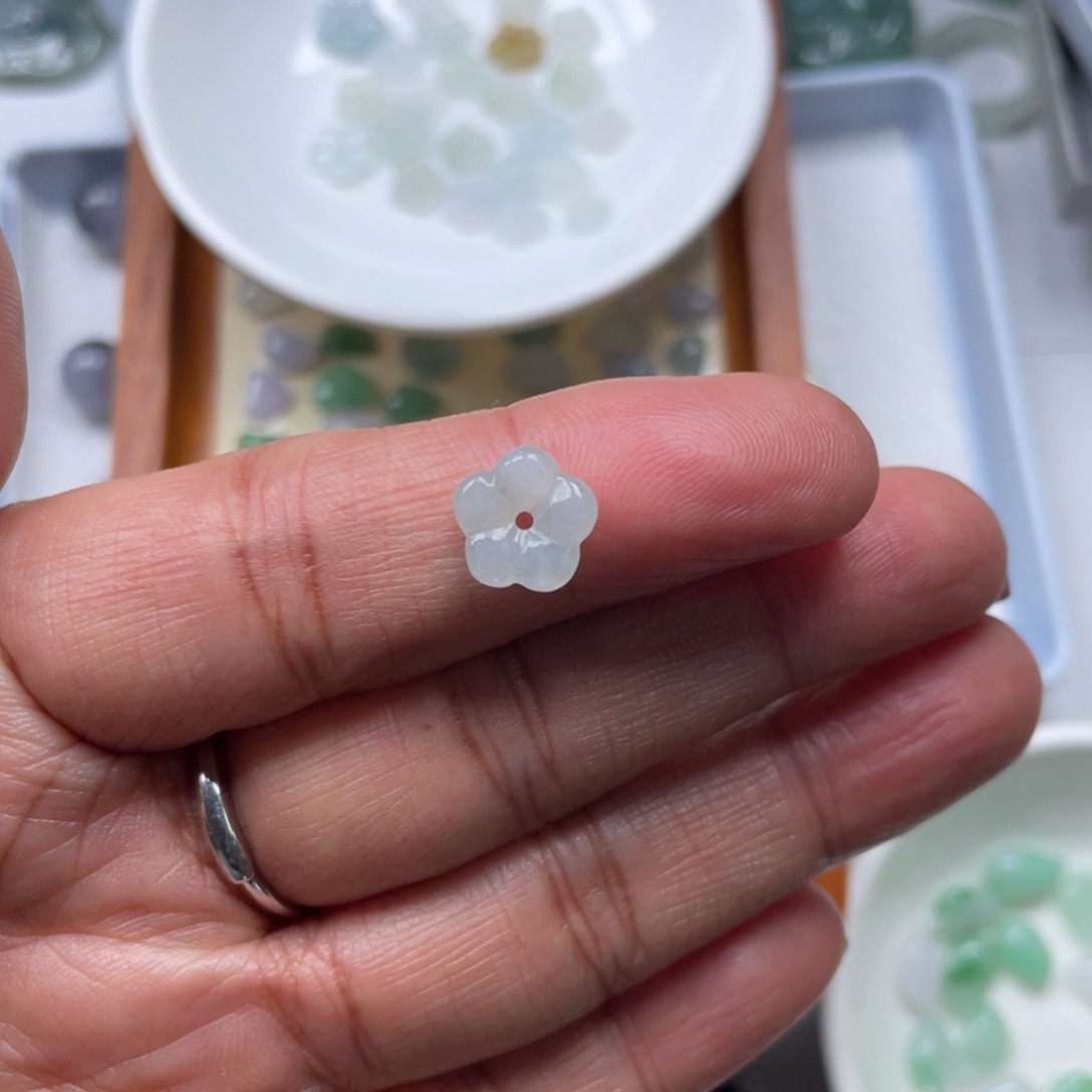 翡翠颈饰未镶嵌66666666