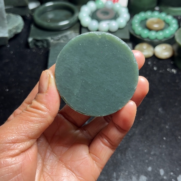 和田玉（糖玉）未镶嵌珠宝奇石