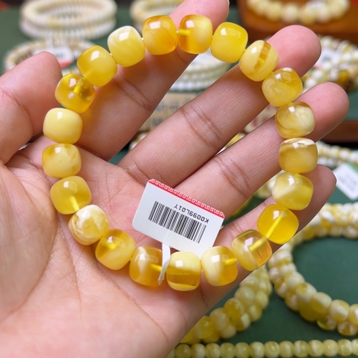 蜜蜡未镶嵌珠宝奇石