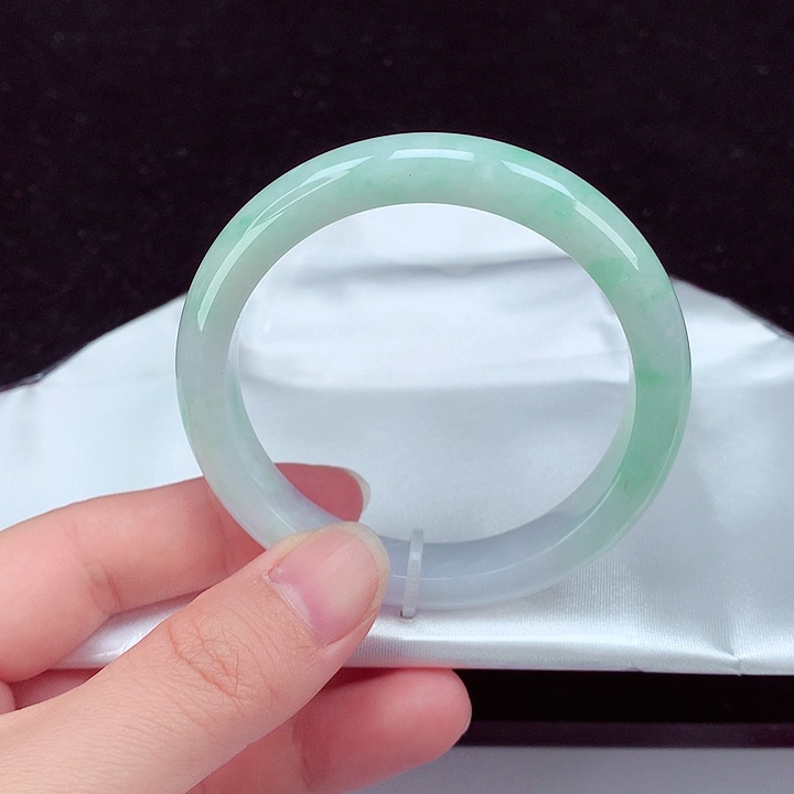 翡翠未镶嵌手镯翡翠