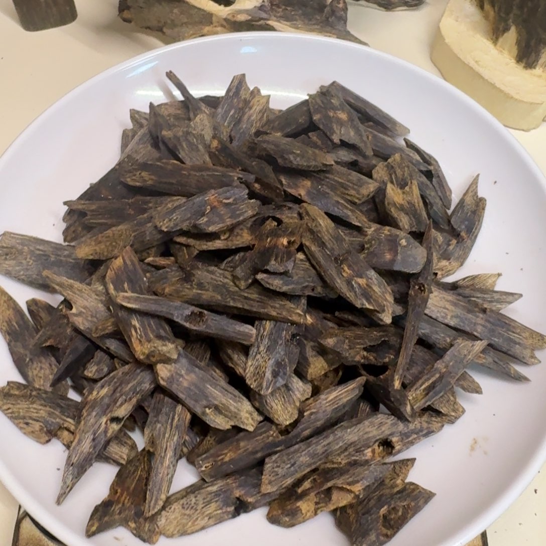 建***军沉香沉香碎屑紫棋高端块料201克