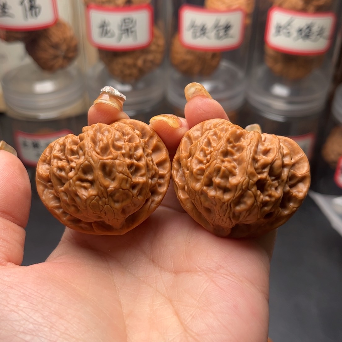文玩核桃把件43桃心宫灯