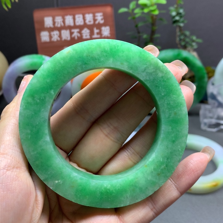 那***姐定制翡翠未镶嵌正