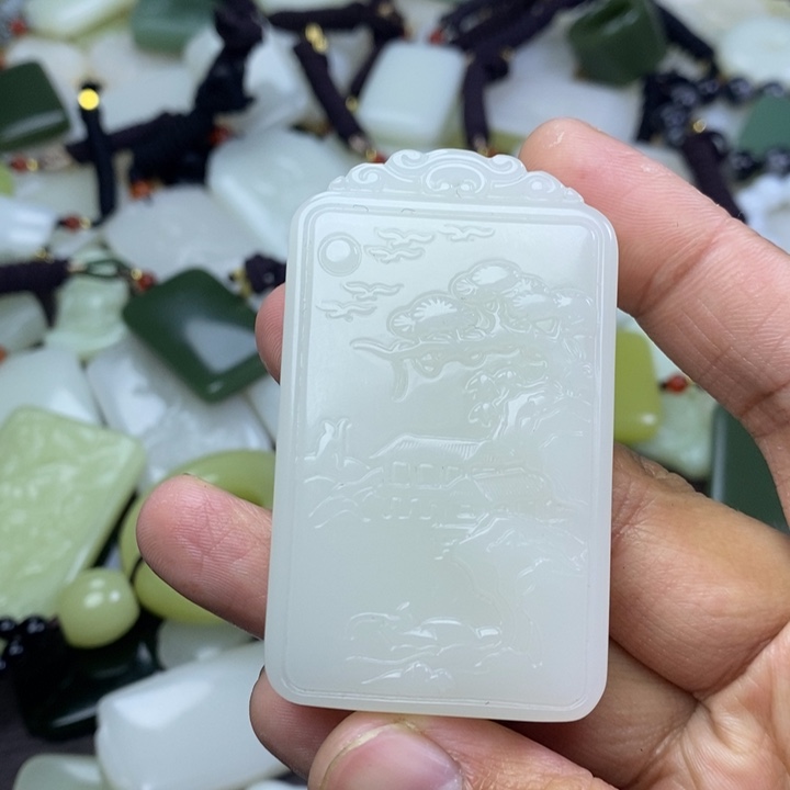 和田玉未镶嵌颈饰