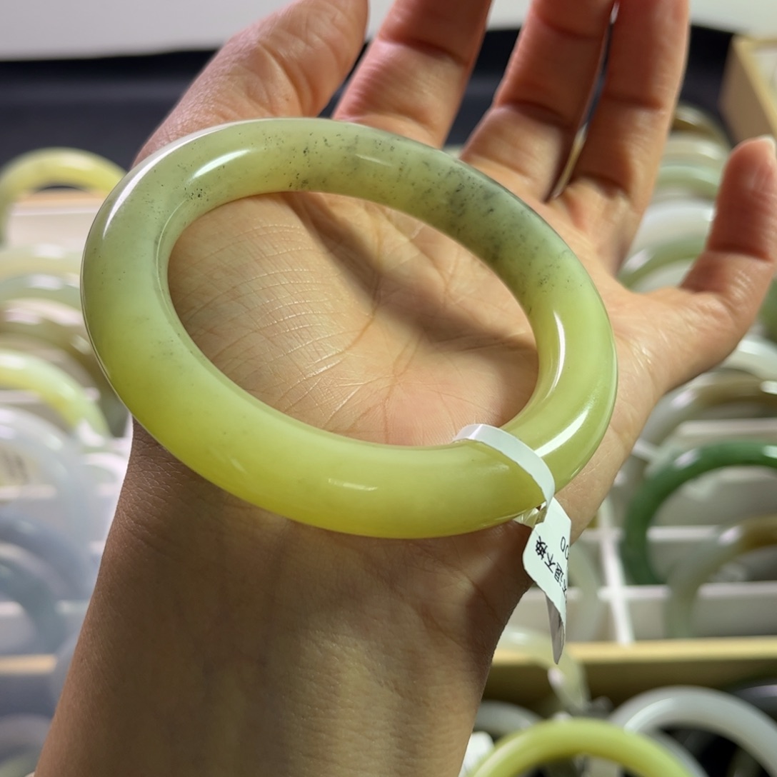 和田玉未镶嵌手镯57圈口