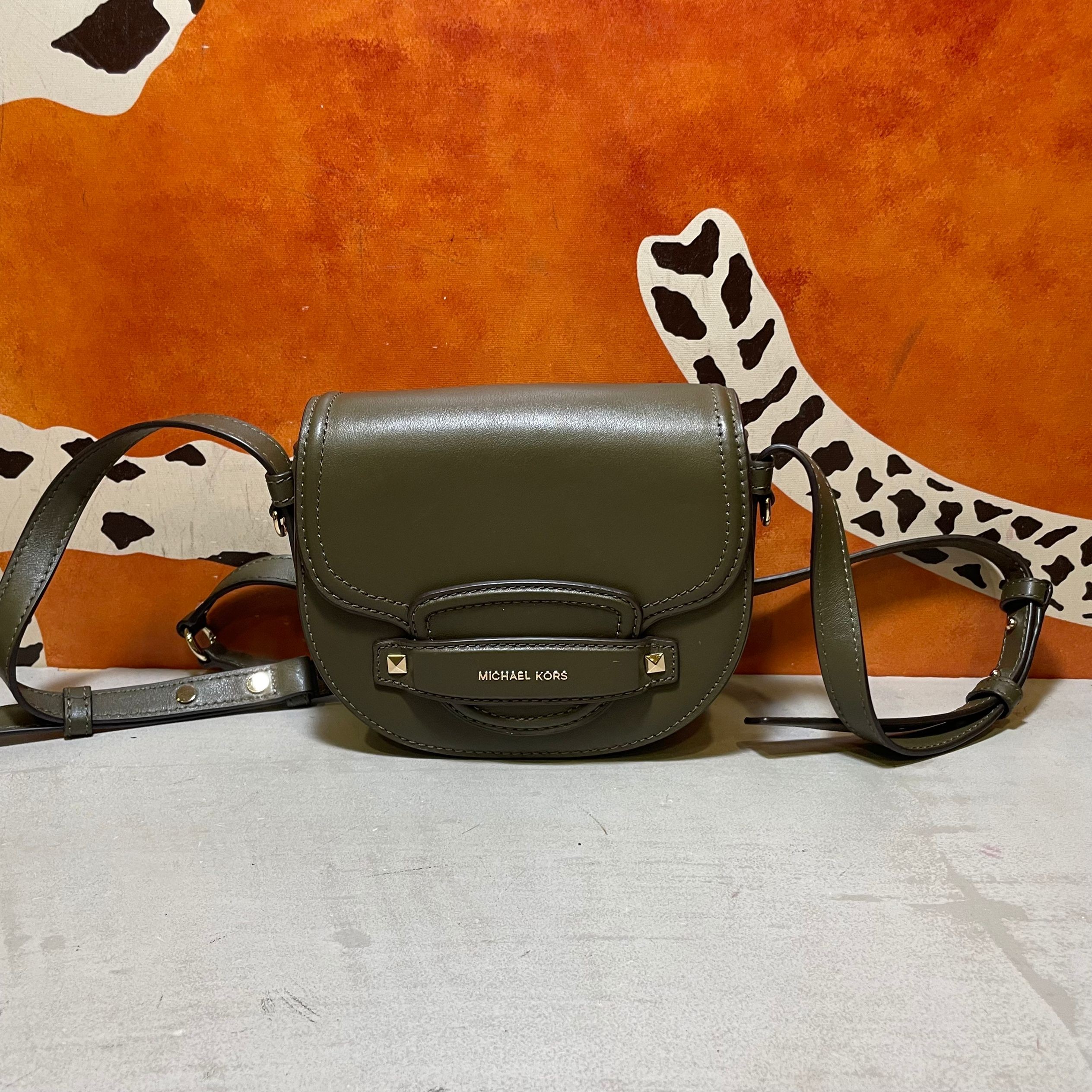 95新 MICHAELKORS/迈克高仕 16744斜挎包