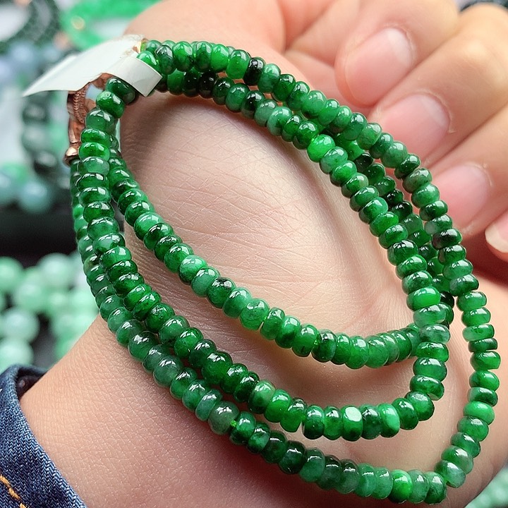 翡翠颈饰未镶嵌项链