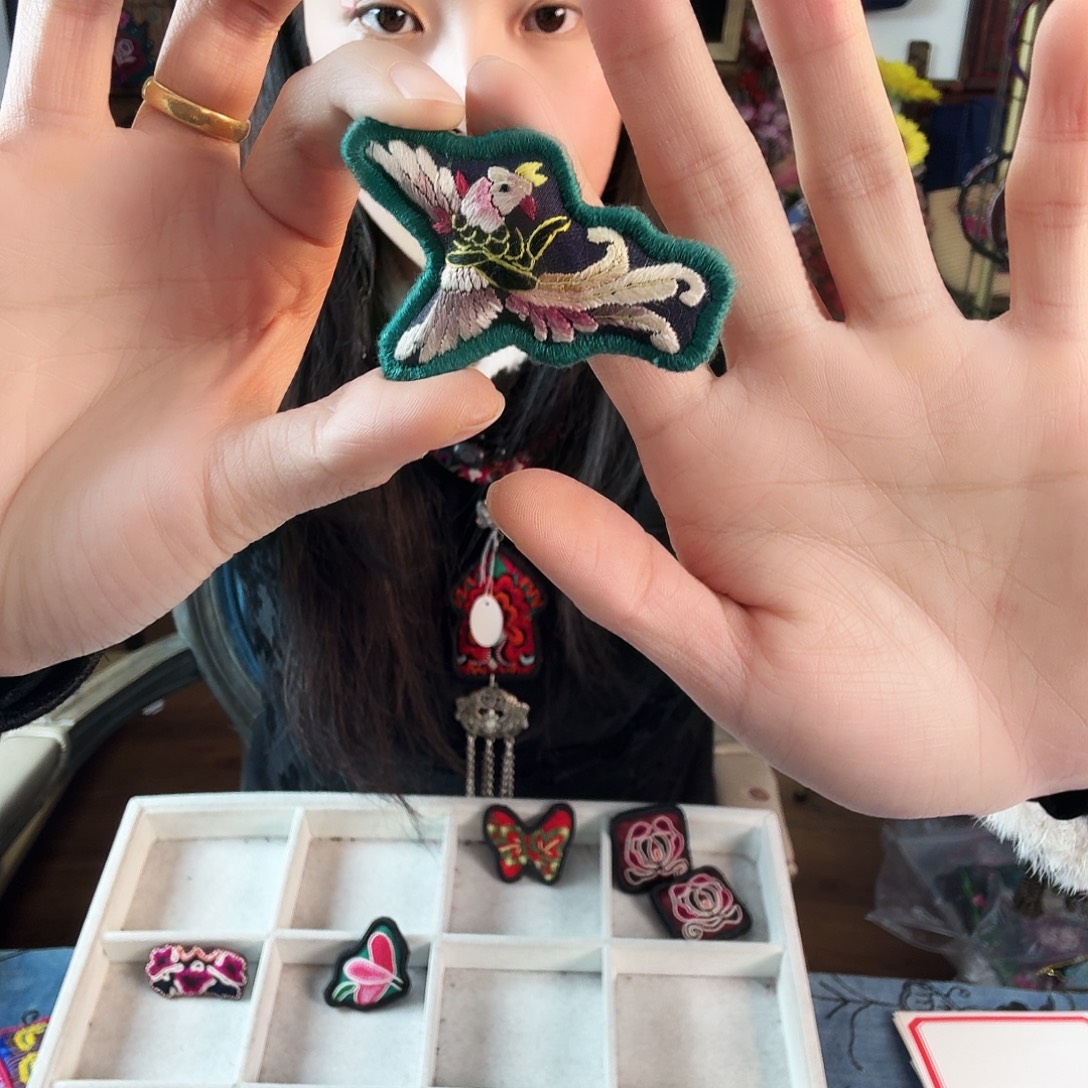 云***衣织绣手工刺绣工艺