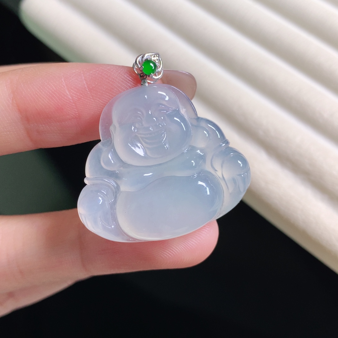 翡翠颈饰18K金镶嵌佛