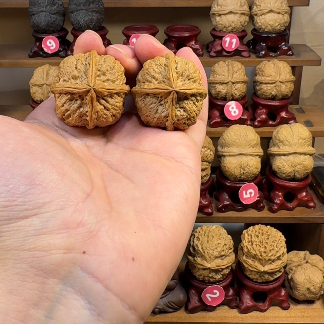 涛***.铁核桃把件国玺四棱正十字