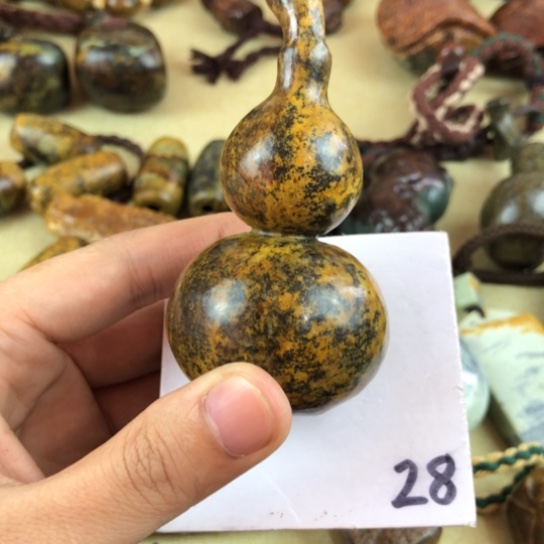 岫岩河磨玉（透闪石质玉）未镶嵌珠宝奇石阙***咏