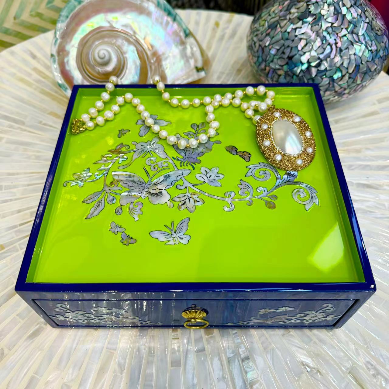 KA-||爱神凤蝶之破茧成蝶-螺钿饰品盒23*20.5*8