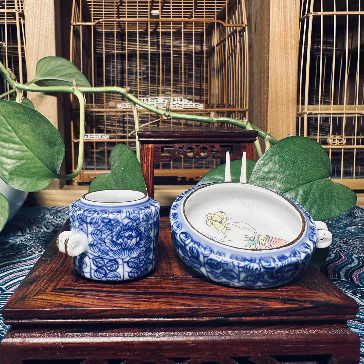 绣眼两件套，青花千叶牡丹图