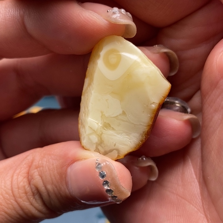 定制琥珀未镶嵌蜜蜡