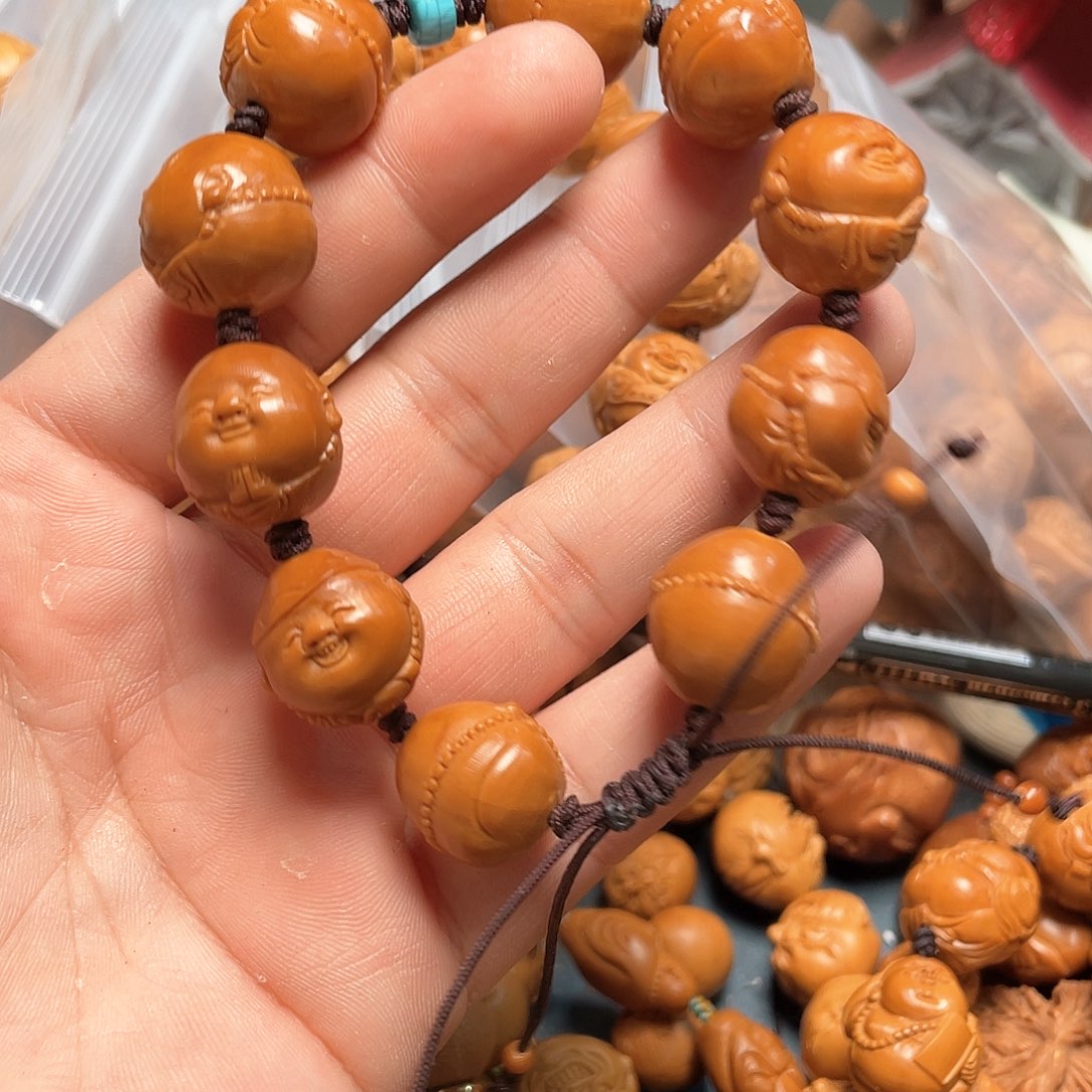 橄榄核手串爆红社会弥勒