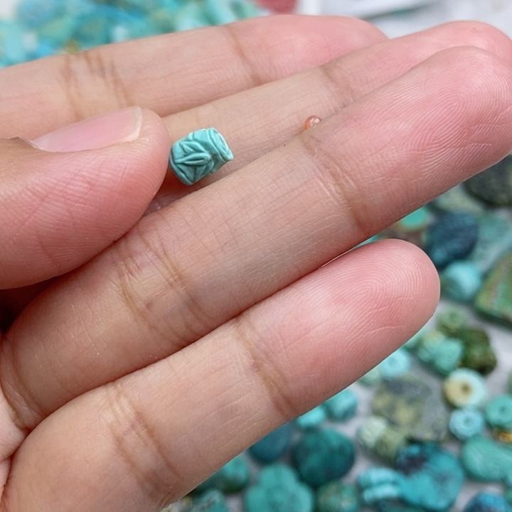 南红玛瑙未镶嵌珠宝奇石