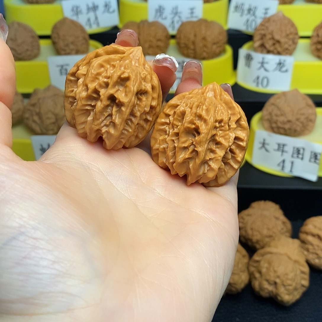 文玩核桃吊坠曹大龙