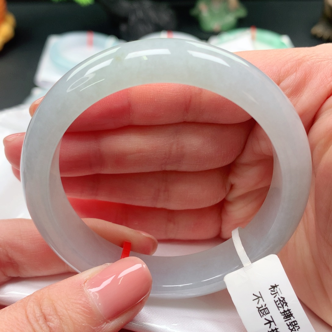 翡翠手镯未镶嵌54+冰淡晴绿 白月光