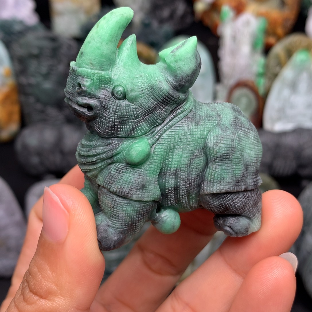 宝***高定制翡翠未镶嵌天然翡翠A货毛货抛光定制