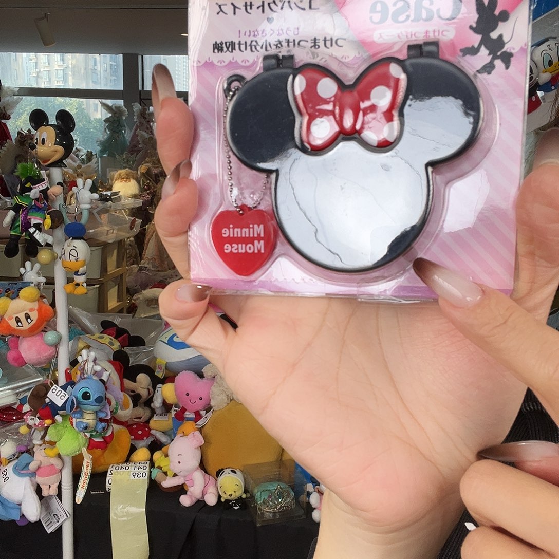 ᨳ***o毛绒39号隐形眼镜盒