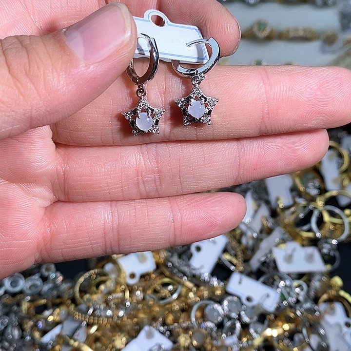 翡翠未镶嵌戒指翡翠首饰未镶嵌戒指