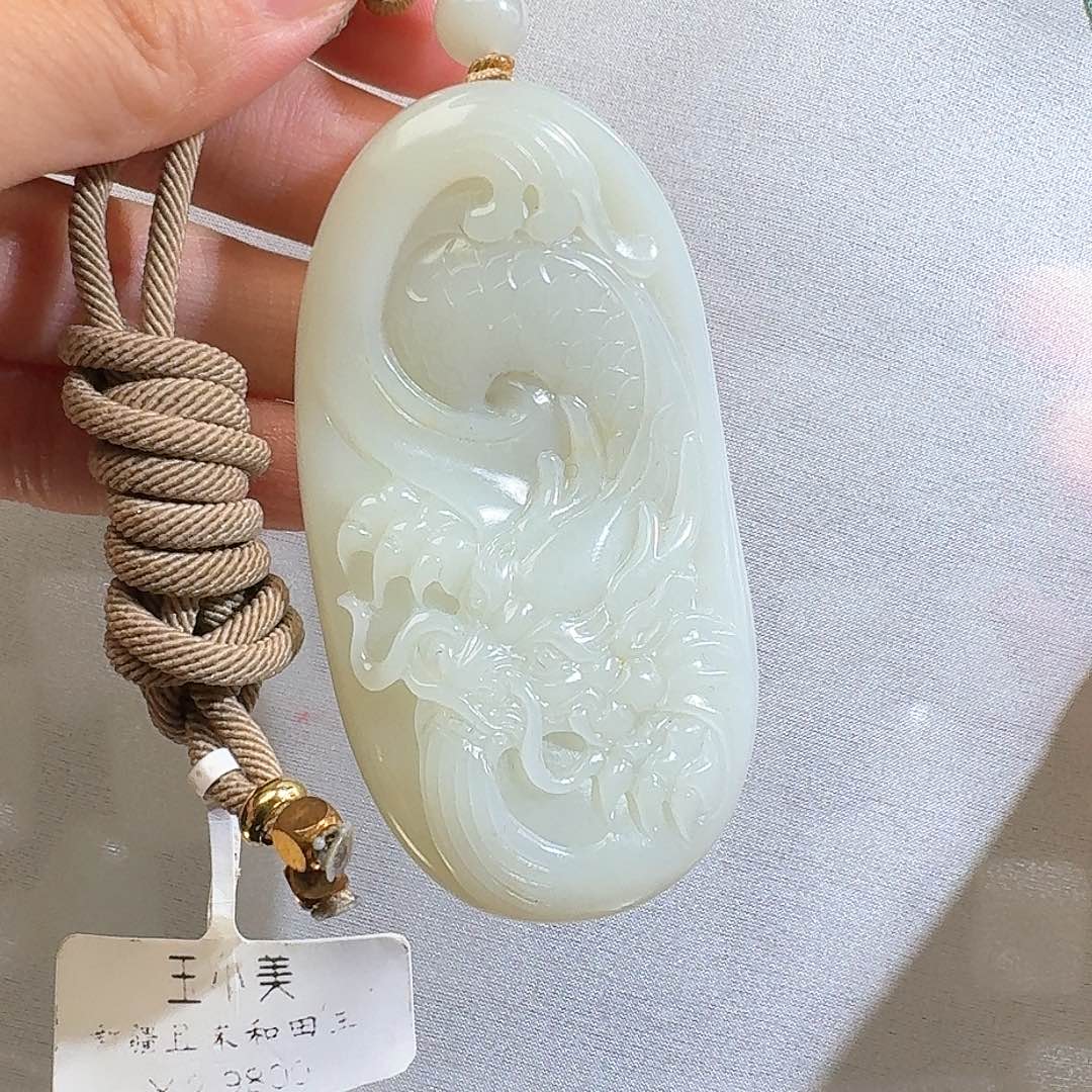和田玉颈饰未镶嵌米达60g牌子