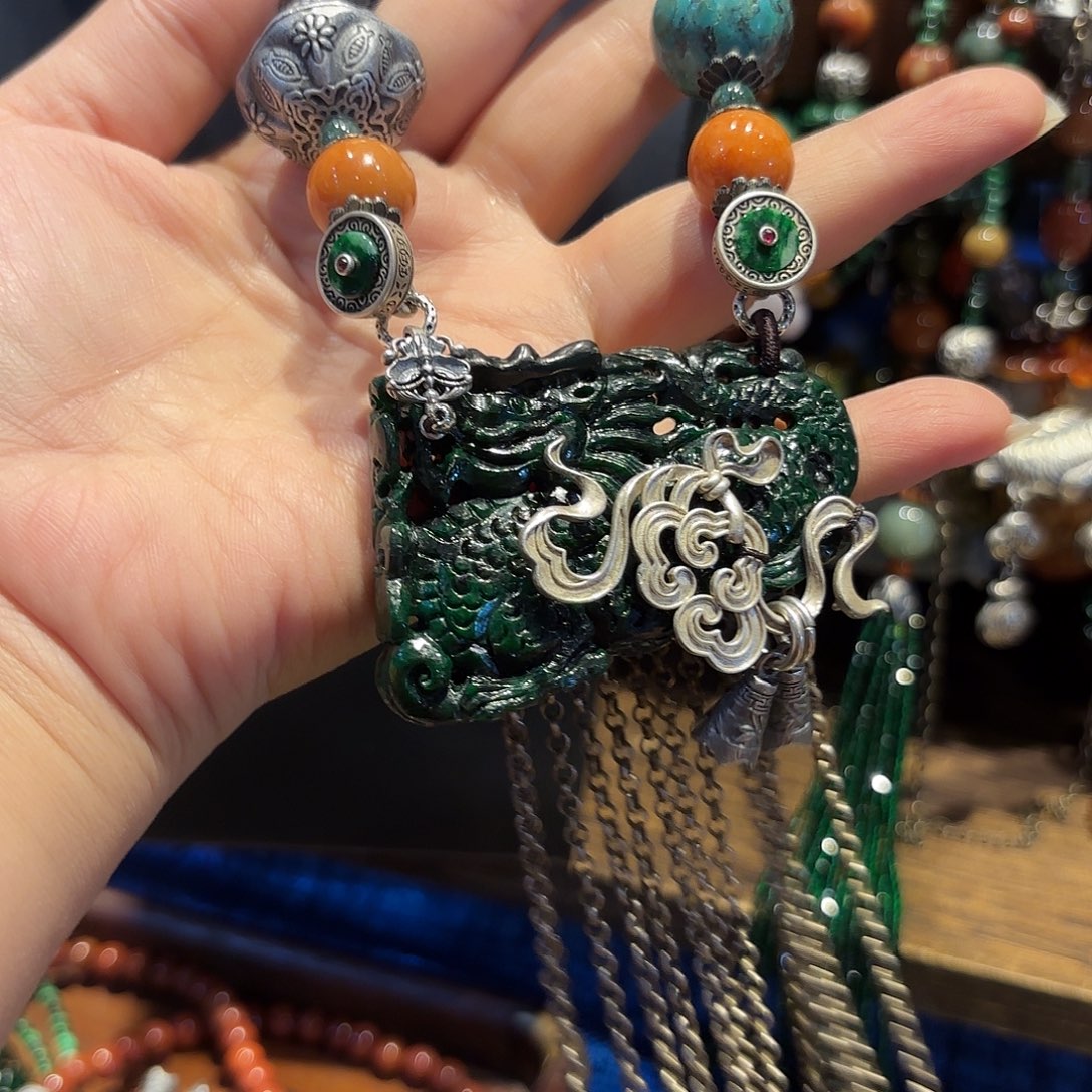 翡翠未镶嵌颈饰原创