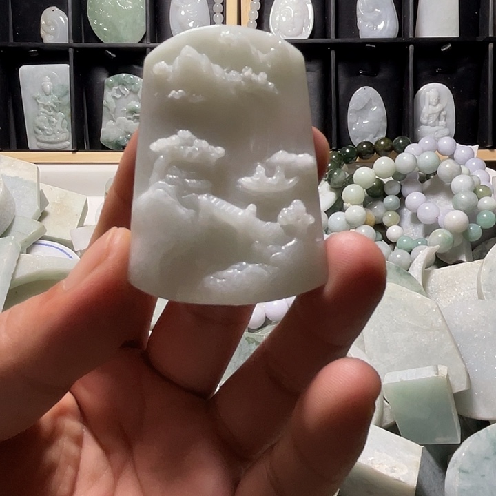 翡翠未镶嵌吊坠(不含链)翡翠牌子