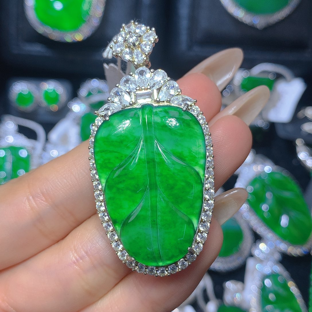 翡翠吊坠(不含链)银S925镶嵌翡翠