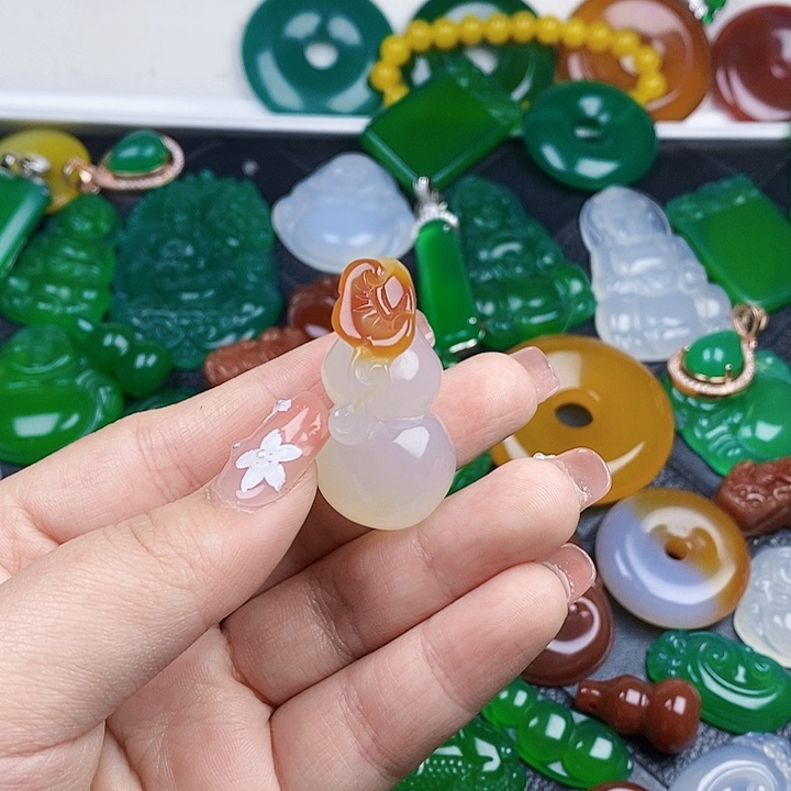 玛瑙/玉髓颈饰未镶嵌