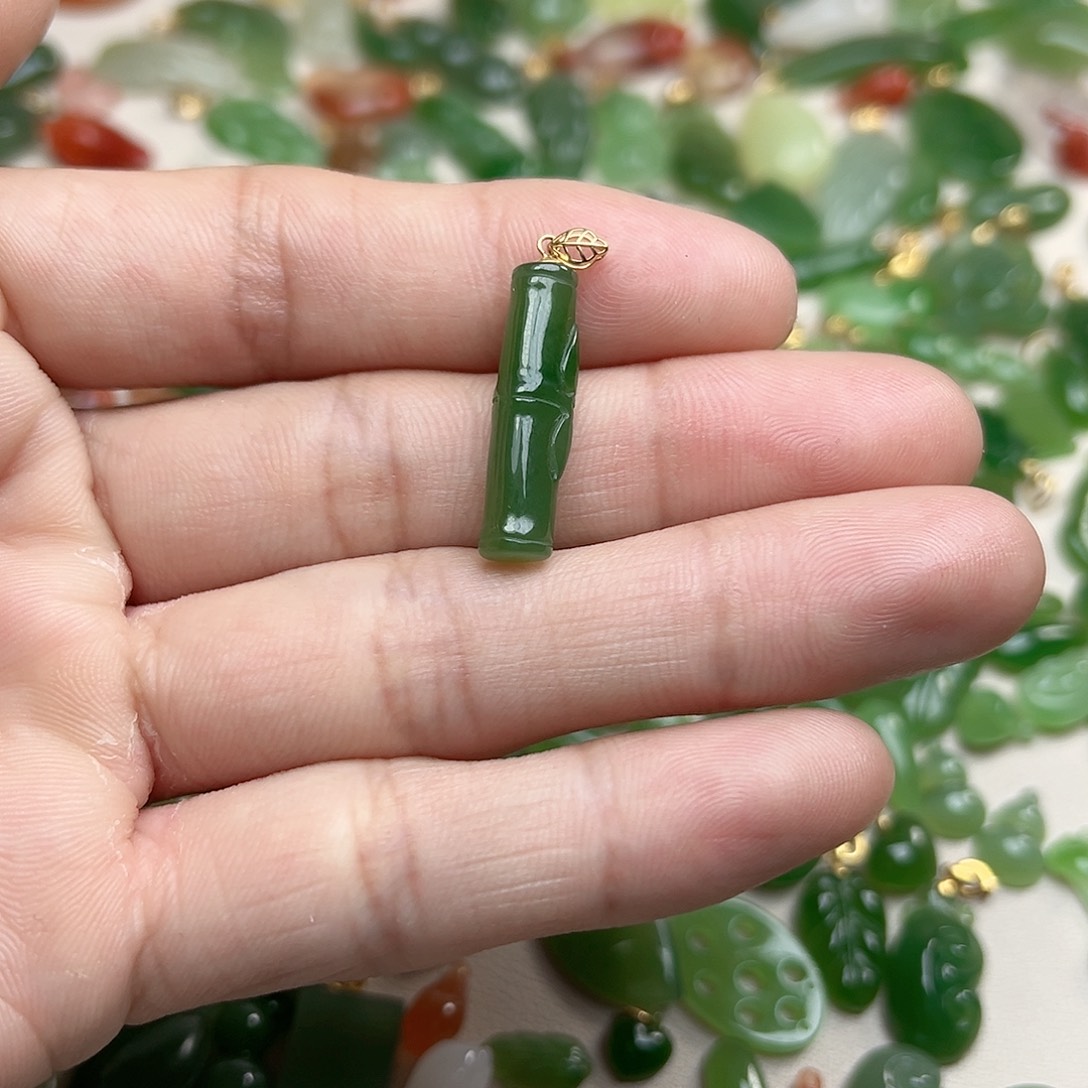 和田玉（碧玉）18K金镶嵌颈饰