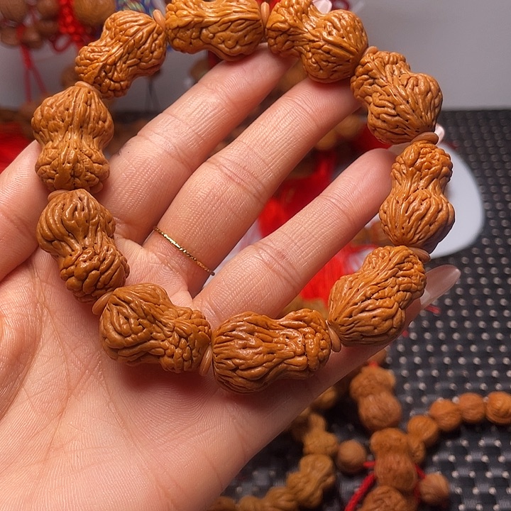 海****木质类龙纹桃枭挂件